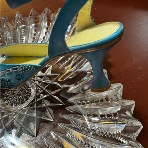 👠👠👠JUST THE RIGHT SHOE Another shoe in the Raine Willett Shoe Collection